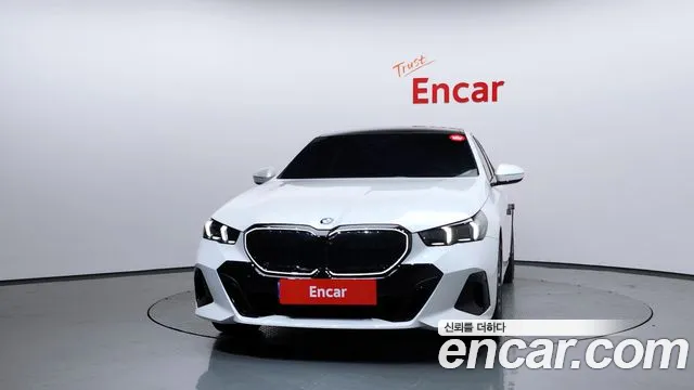 BMW 5 серии 2025 thumb 12