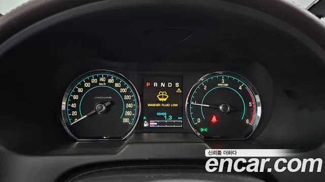 Jaguar XF 2015 thumb 3