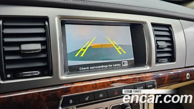 Jaguar XF 2015 thumb 12