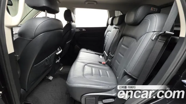 KGM Rexton 2018 thumb 10
