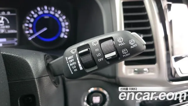 KGM Rexton 2018 thumb 2