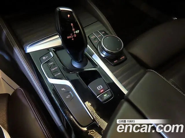 BMW 5 серии 2017 thumb 4