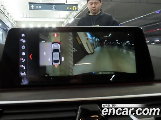 BMW 5 серии 2017 thumb 9