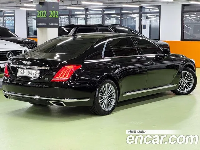 Genesis G90 2016 thumb 4