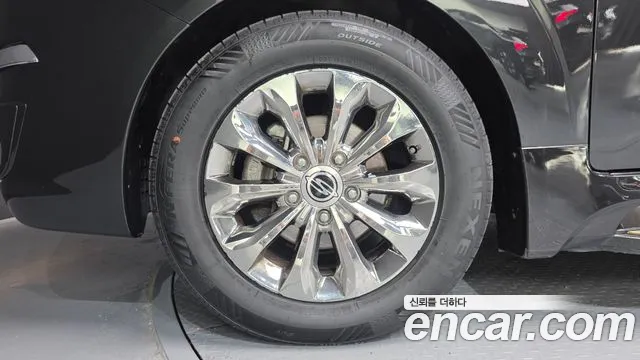 KGM Korando 2017 thumb 2