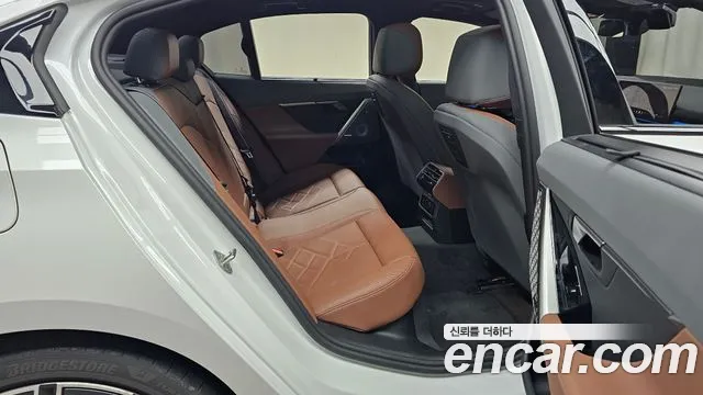BMW 5 серии 2025 thumb 10