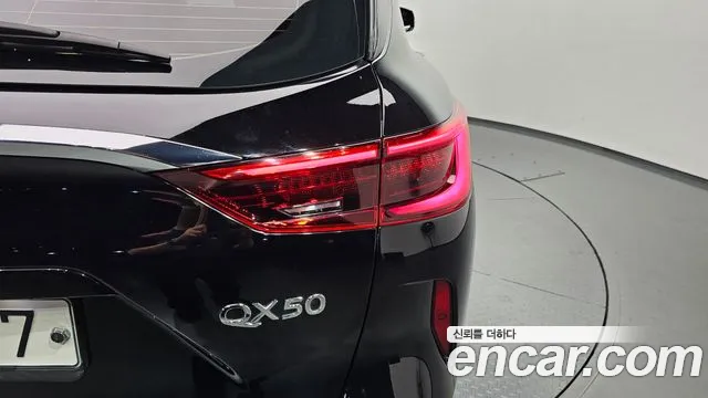 Infiniti QX50 2019 thumb 4
