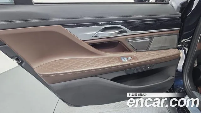 BMW 7 серии 2021 thumb 9