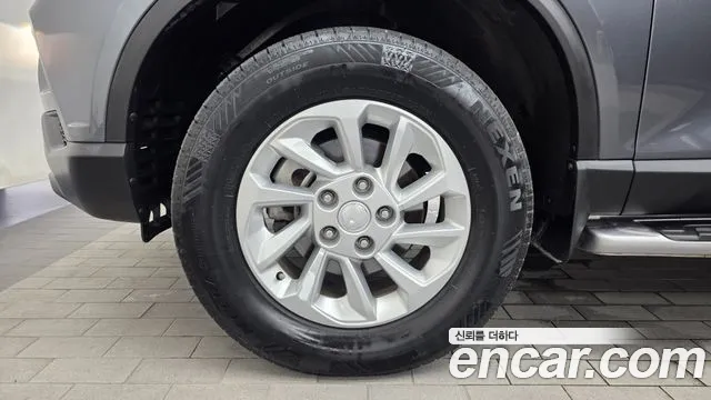 KGM Rexton 2019 thumb 8