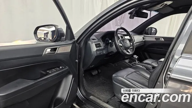 KGM Rexton 2019 thumb 9