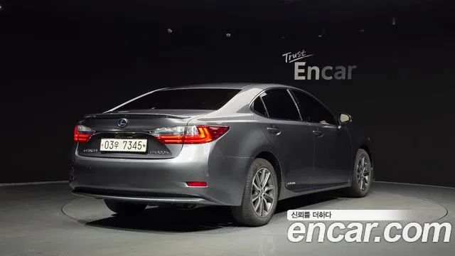 Lexus ES 300h 2017 thumb 9