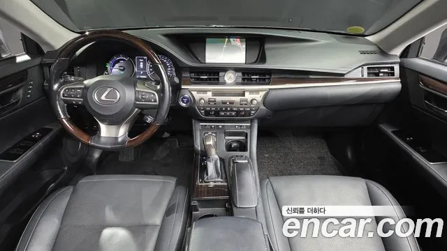 Lexus ES 300h 2017 thumb 2