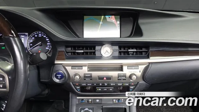 Lexus ES 300h 2017 thumb 8