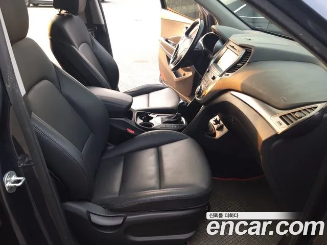 Hyundai Santafe 2016 thumb 4