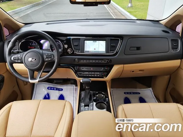 Kia Carnival 2019 thumb 6