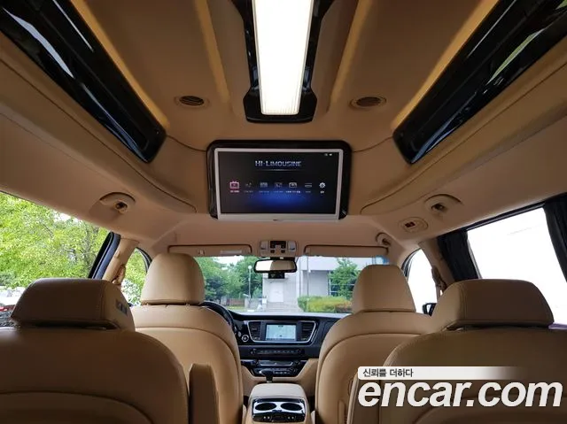Kia Carnival 2019 thumb 2