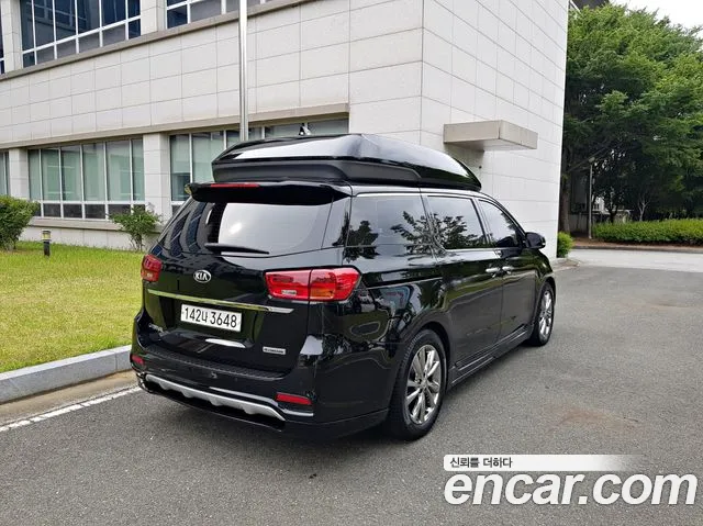 Kia Carnival 2019 thumb 3
