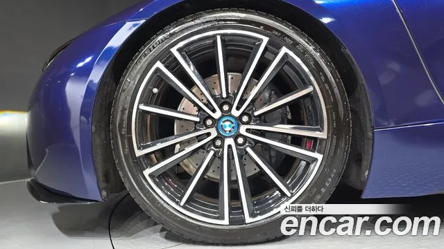 BMW i8 2019 thumb 3