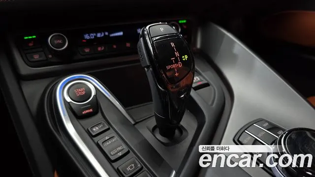 BMW i8 2019 thumb 10