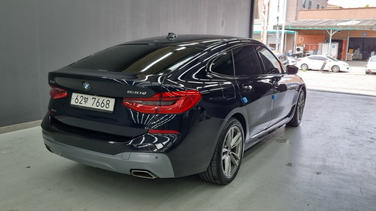 BMW 6 серии Gran Turismo 2017 thumb 3