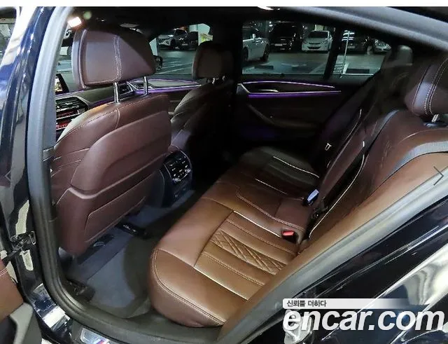 BMW 5 серии 2019 thumb 10