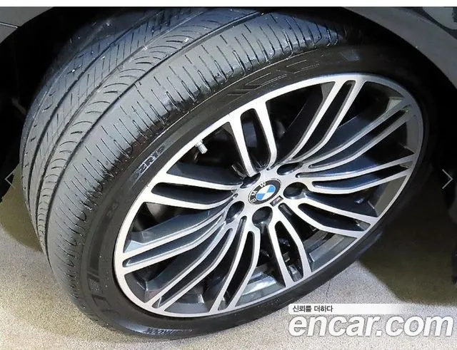 BMW 5 серии 2019 thumb 5