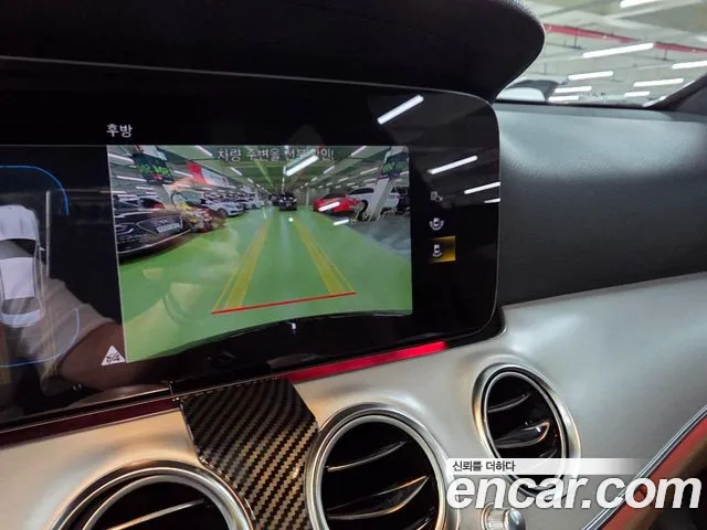 Mercedes-Benz E-Class 2021 thumb 7