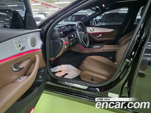 Mercedes-Benz E-Class 2021 thumb 10