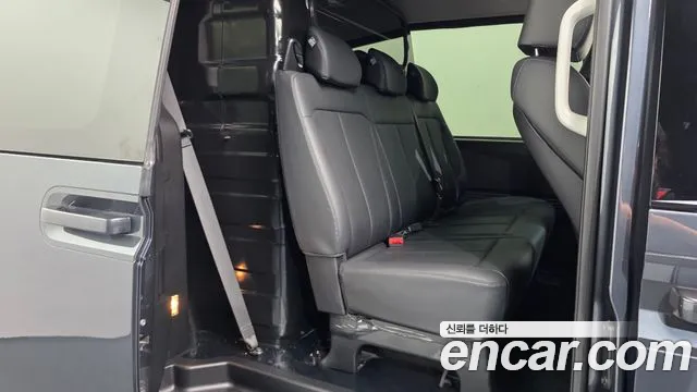 Hyundai Staria 2023 thumb 11