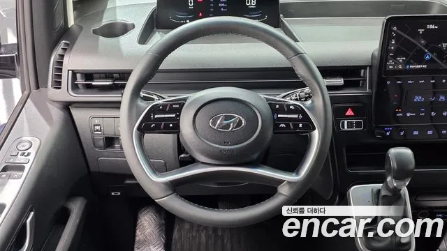 Hyundai Staria 2023 thumb 2
