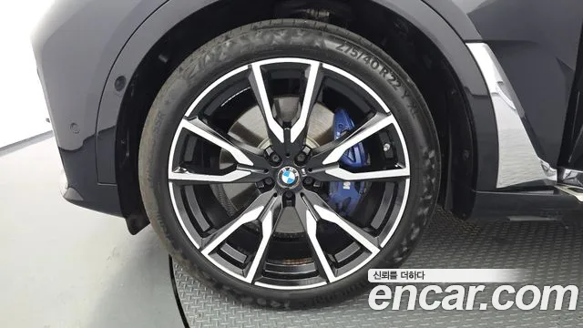 BMW X7 2021 thumb 4
