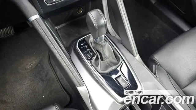 Renault QM6 2017 thumb 8