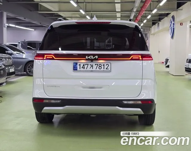 Kia Carnival 2023 thumb 4