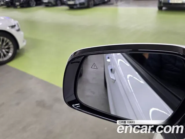 Kia Carnival 2023 thumb 3