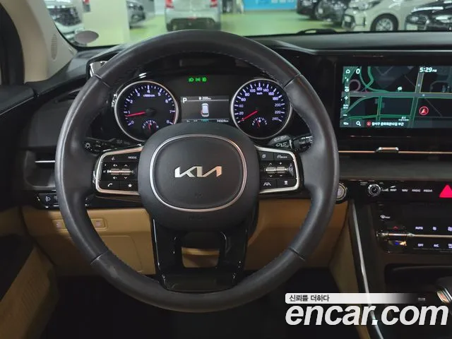 Kia Carnival 2023 thumb 10