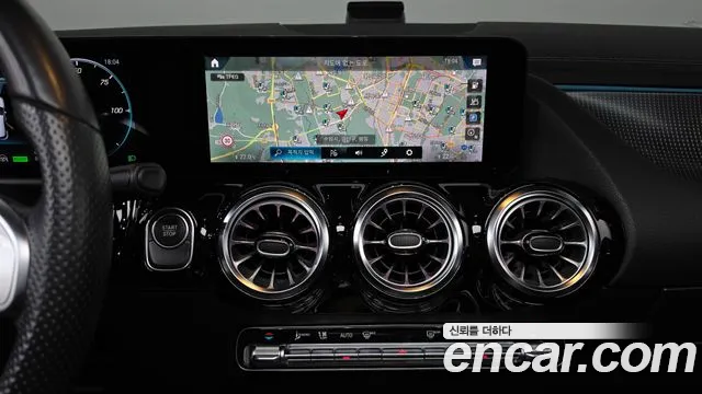 Mercedes-Benz EQA 2022 thumb 9