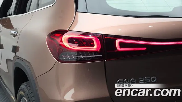 Mercedes-Benz EQA 2022 thumb 3