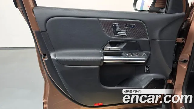 Mercedes-Benz EQA 2022 thumb 11
