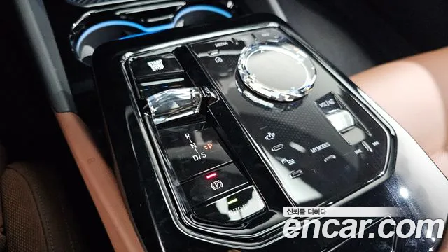 BMW 5 серии 2025 thumb 11