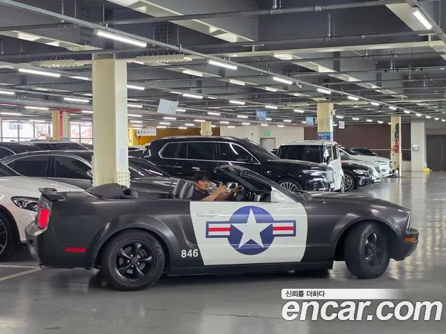 Ford Mustang 2006 thumb 8