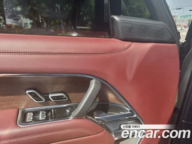 Land Rover Range Rover 2023 thumb 5