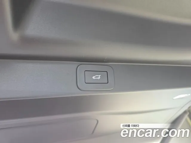 Land Rover Range Rover 2023 thumb 11