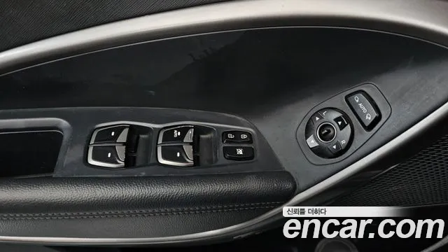 Hyundai Santafe 2015 thumb 2