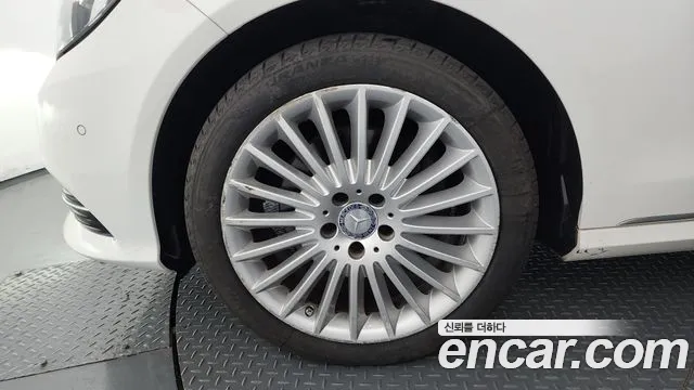 Mercedes-Benz E-Class 2015 thumb 5