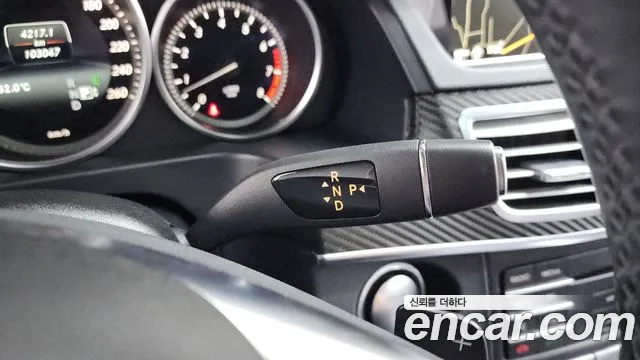 Mercedes-Benz E-Class 2015 thumb 2