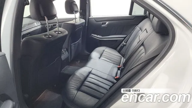 Mercedes-Benz E-Class 2015 thumb 9