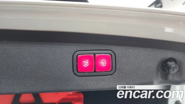Mercedes-Benz E-Class 2015 thumb 10