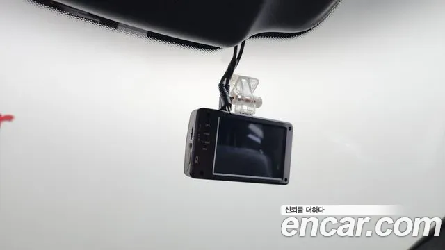 Mercedes-Benz E-Class 2015 thumb 12