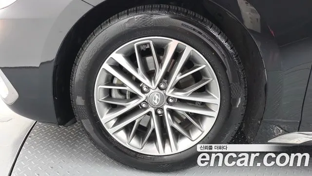 Hyundai Grandeur 2017 thumb 3