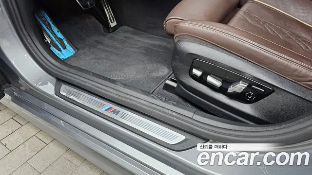 BMW 6 серии Gran Turismo 2023 thumb 7
